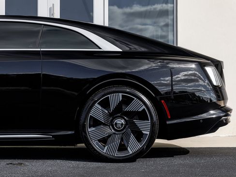 Certified 2025 Rolls-Royce Spectre w/ Spectre Enhancement Package image 9