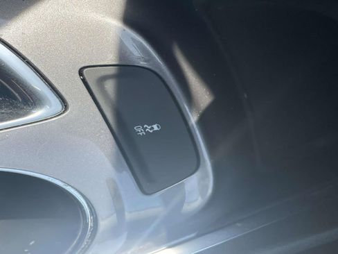 Used 2023 Chevrolet Malibu LT FWD image 23