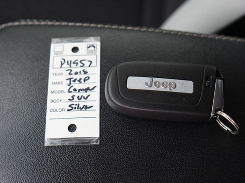 Used 2018 Jeep Compass Latitude w/ Cold Weather Group AWD/4WD image 33