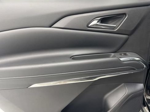 New 2026 Chevrolet Traverse LT w/ Midnight/Sport Edition FWD image 24