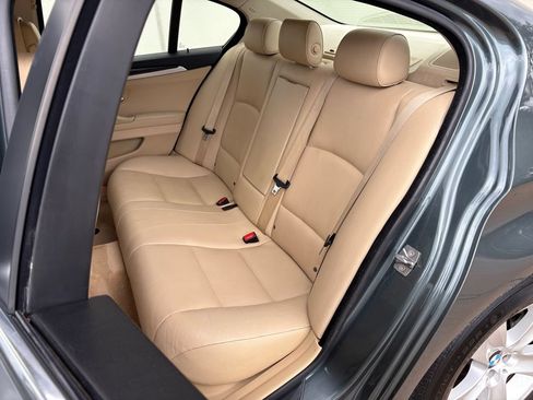 Used 2012 BMW 528i Sedan RWD image 25
