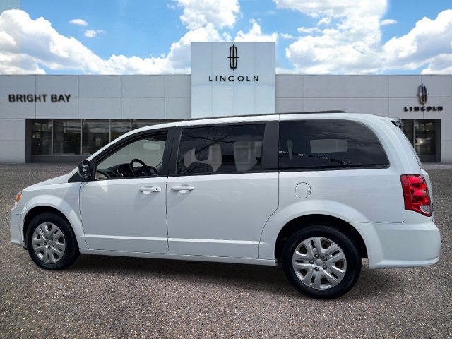 Used 2018 Dodge Grand Caravan SE w/ UConnect Hands-Free Group FWD image 3