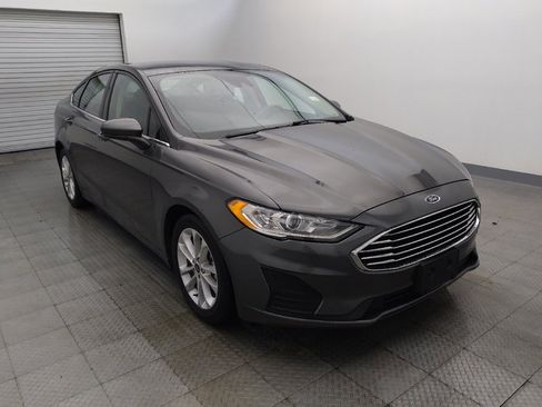 Used 2020 Ford Fusion SE FWD image 13