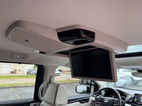 Used 2025 Honda Odyssey Touring image 25