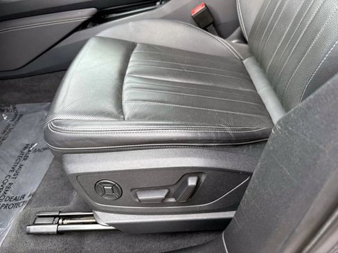 Used 2024 Audi Q8 e-tron Premium Plus w/ Premium Plus Package image 20