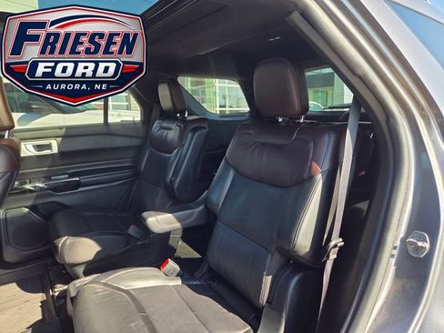 Used 2021 Ford Explorer Platinum w/ Equipment Group 601A AWD/4WD image 24