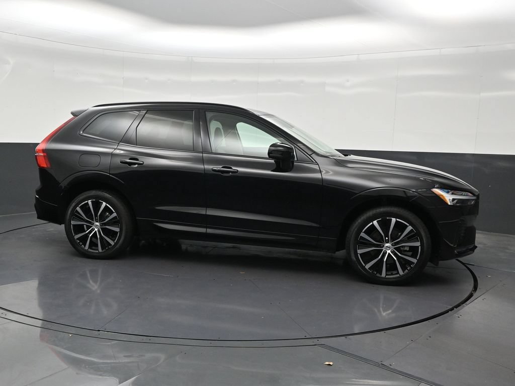 Certified 2024 Volvo XC60 B5 Plus w/ Protection Package Premier AWD/4WD image 7