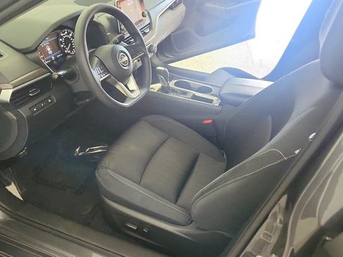 Used 2024 Nissan Altima 2.5 SV FWD image 13