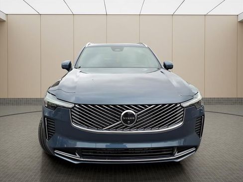 New 2026 Volvo XC90 B6 Plus w/ Protection Package Premier AWD/4WD image 4