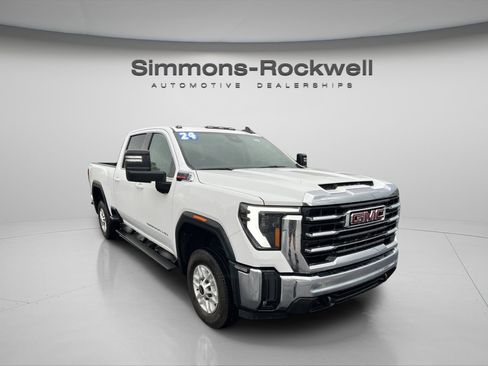 Used 2024 GMC Sierra 2500 SLE w/ SLE Convenience Package AWD/4WD image 3