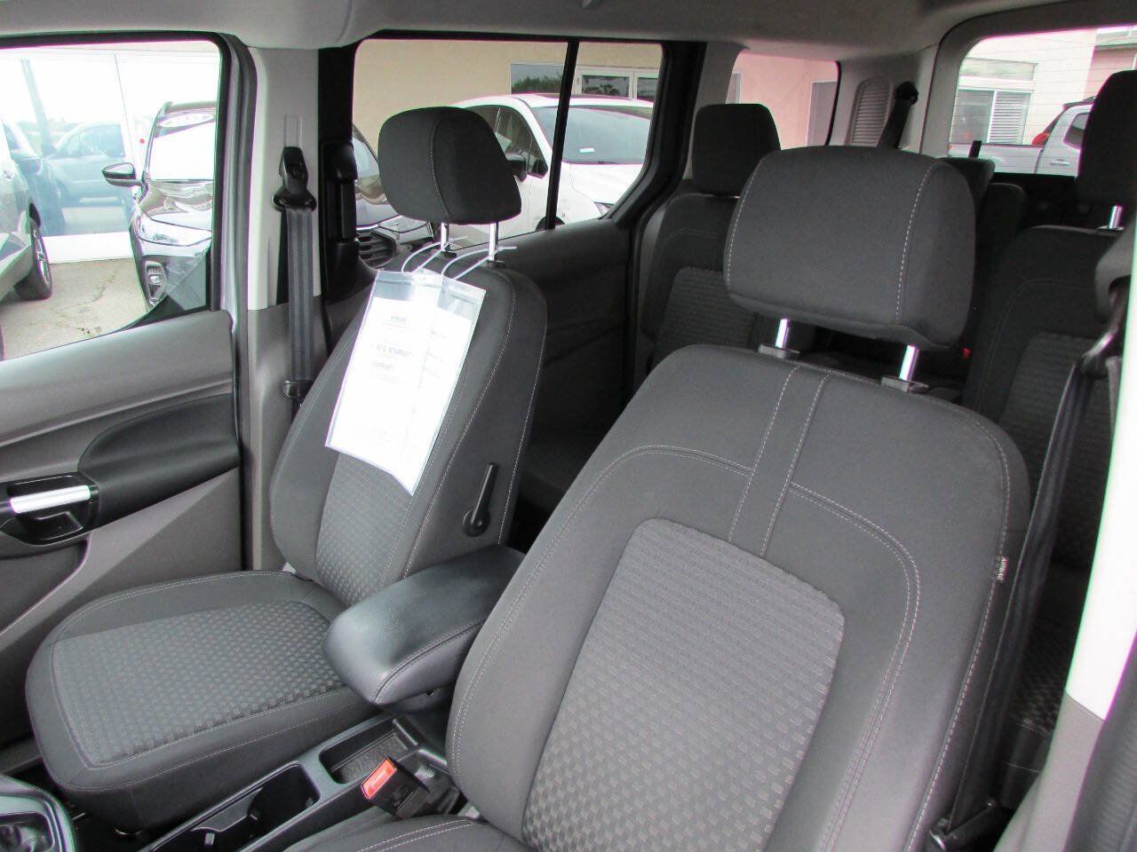 Used 2023 Ford Transit Connect XLT FWD image 13