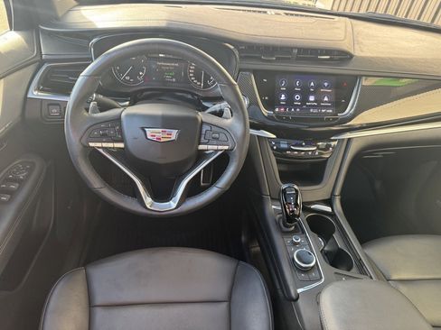 Used 2024 Cadillac XT6 Sport image 16