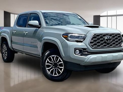 Used 2023 Toyota Tacoma TRD Sport AWD/4WD image 3