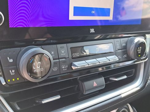 Used 2024 Toyota Grand Highlander Platinum image 27