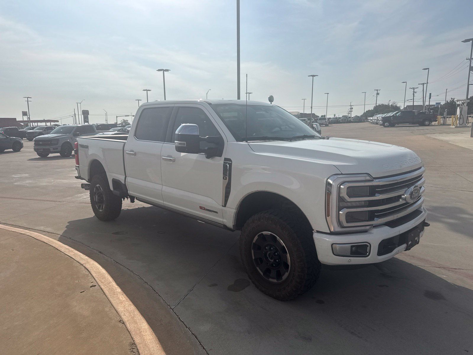 Used 2026 Ford F250 Platinum w/ Platinum Plus Package AWD/4WD image 3