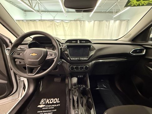 Used 2023 Chevrolet TrailBlazer LT w/ Convenience Package image 17
