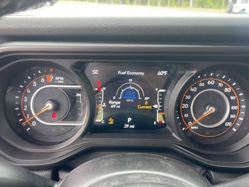 New 2026 Jeep Gladiator Willys AWD/4WD image 15