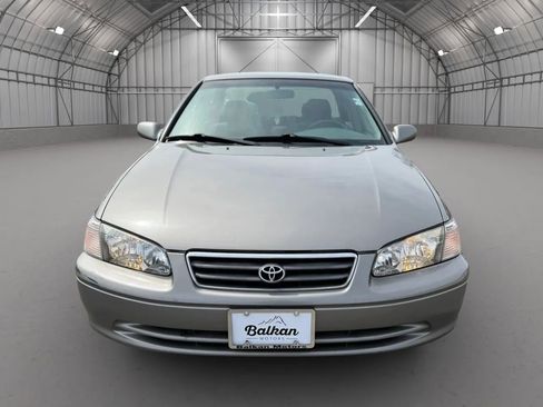 Used 2000 Toyota Camry LE FWD image 13