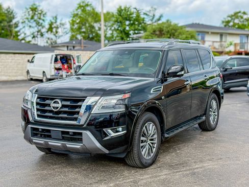 Used 2022 Nissan Armada SL w/ Captain's Chairs Package AWD/4WD image 4