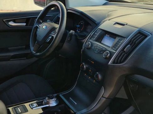 Used 2019 Ford Edge SE image 22