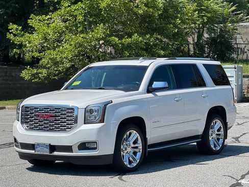 Used 2018 GMC Yukon Denali AWD/4WD image 3