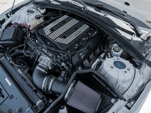 Used 2021 Chevrolet Camaro ZL1 RWD image 17