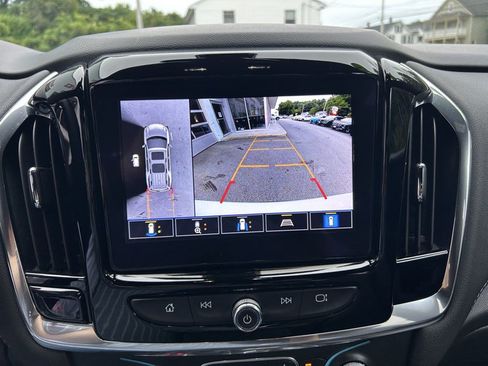 Used 2023 Chevrolet Traverse LT w/ LT Premium Package AWD/4WD image 34