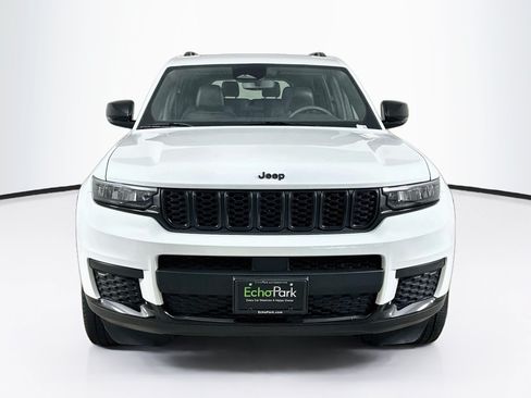 Used 2023 Jeep Grand Cherokee L Laredo AWD/4WD image 2