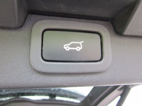 Used 2019 Land Rover Discovery HSE AWD/4WD image 14