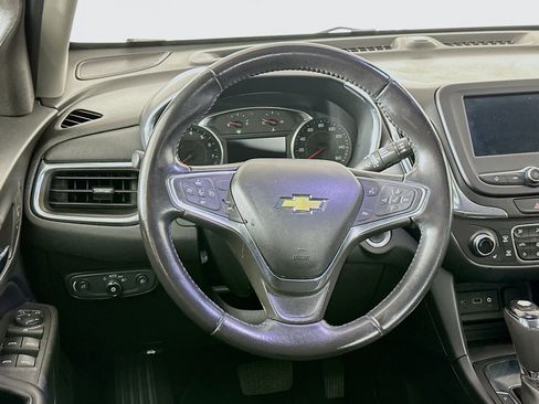 Used 2020 Chevrolet Equinox LT w/ Driver Convenience Package image 18