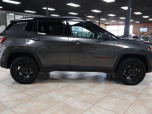 Used 2024 Jeep Compass Trailhawk AWD/4WD image 7
