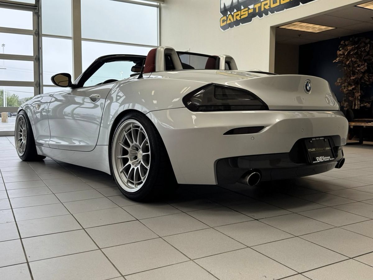 Used 2013 BMW Z4 sDrive35i RWD image 4