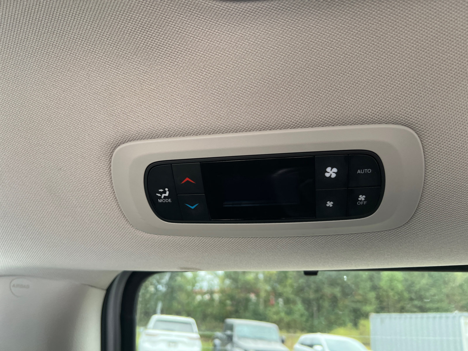 Used 2024 Chrysler Pacifica Touring-L FWD image 24
