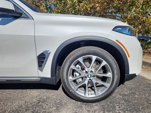 New 2026 BMW X5 xDrive50e w/ Premium Package image 11