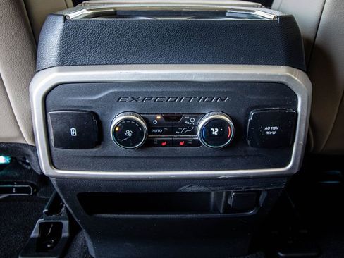 Used 2024 Ford Expedition Limited RWD image 31