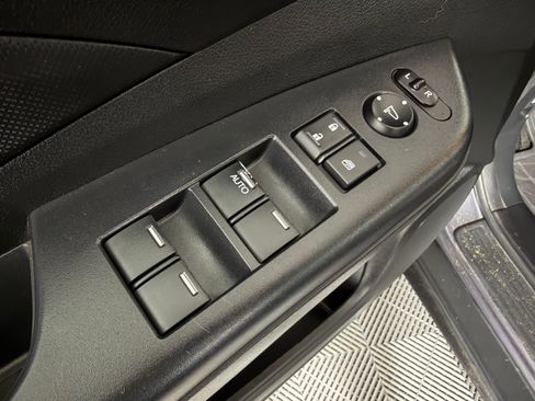 Used 2016 Honda CR-V LX image 10
