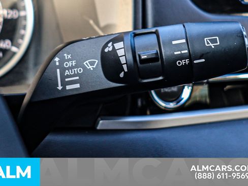 Used 2025 Mitsubishi Outlander SE image 28