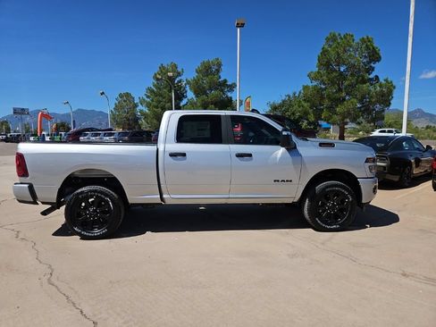 New 2026 RAM 2500 Big Horn AWD/4WD image 4