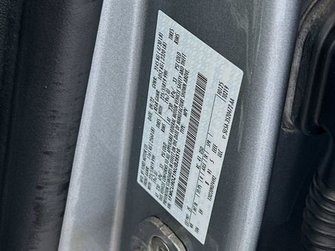Used 2022 Ford Escape Titanium AWD/4WD image 32