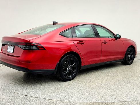 Used 2025 Honda Accord SE image 5