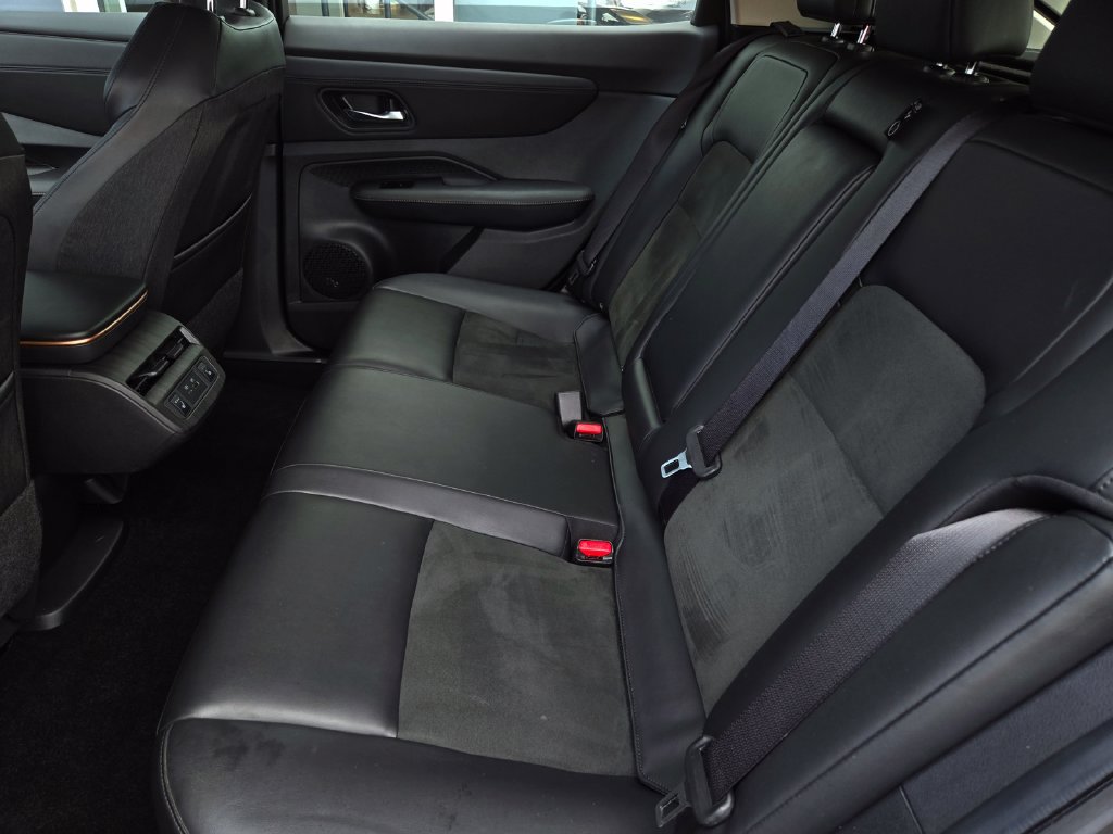 Used 2024 Nissan Ariya FWD image 13