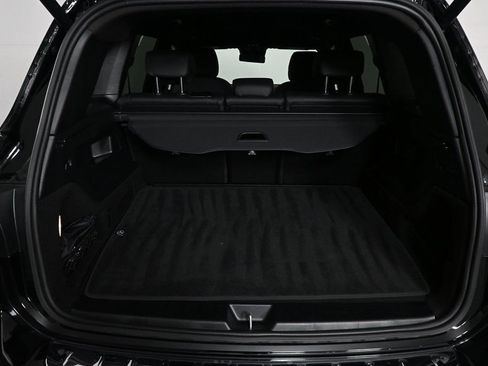 Used 2025 Mercedes-Benz GLB 250 image 29