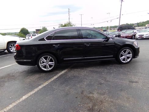 Used 2016 Volkswagen Passat 1.8T S FWD image 4
