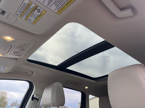 Used 2016 Ford Escape SE w/ SE Chrome Package image 13