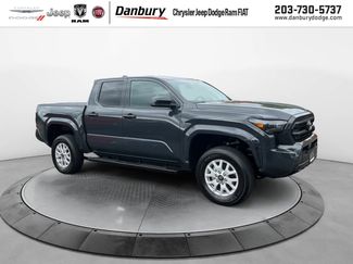 Used 2025 Toyota Tacoma SR video 1