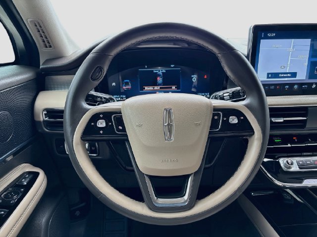 Used 2023 Lincoln Corsair FWD image 11