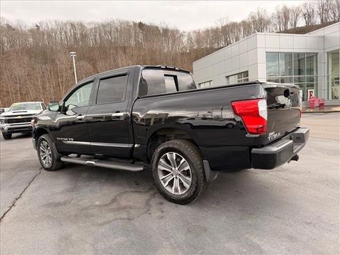 Used 2018 Nissan Titan SV w/ SV Convenience Package image 5