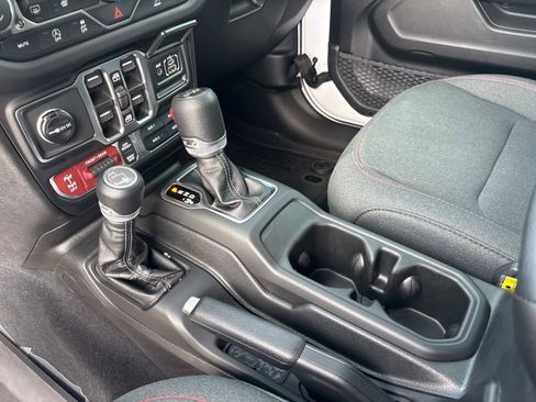 Certified 2026 Jeep Wrangler Unlimited Rubicon AWD/4WD image 24
