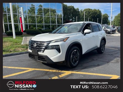 Used 2024 Nissan Rogue SV AWD/4WD image 1