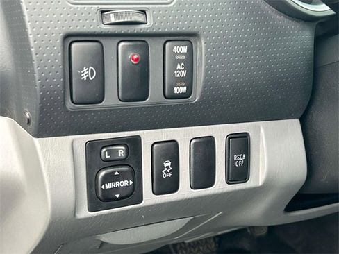 Used 2012 Toyota Tacoma 4x4 Double Cab image 29